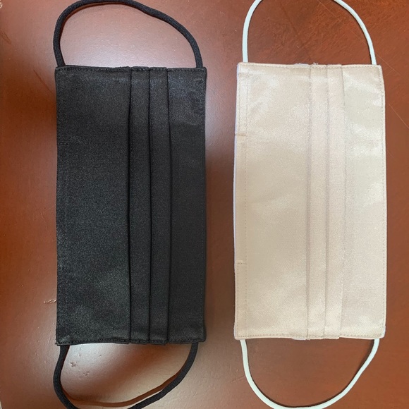 Set of 2 fancy silky masks, new - Picture 2 of 2